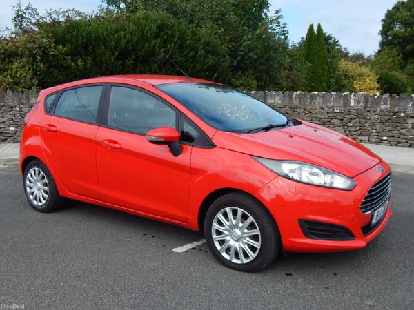 Ford Fiesta Hatchback, Petrol, 2015, Red