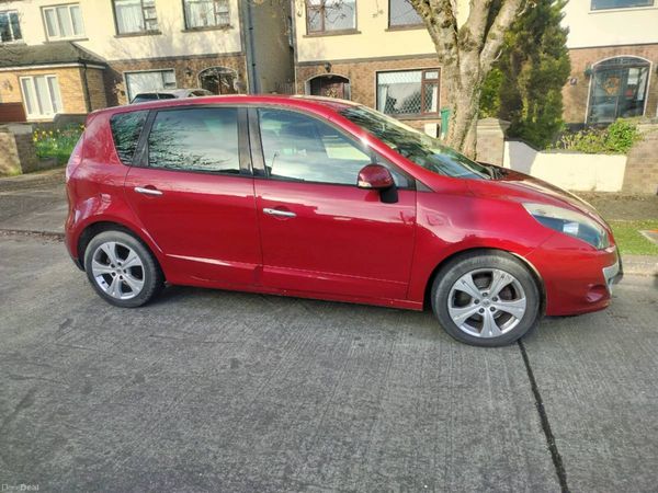 Renault Scenic MPV, Diesel, 2012, Red