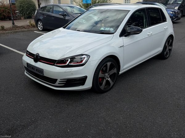 Volkswagen Golf Hatchback, Diesel, 2017, White