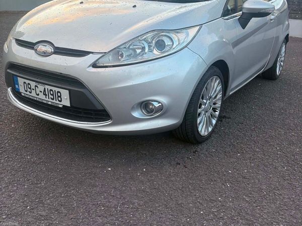 Ford Fiesta Hatchback, Petrol, 2009, Silver