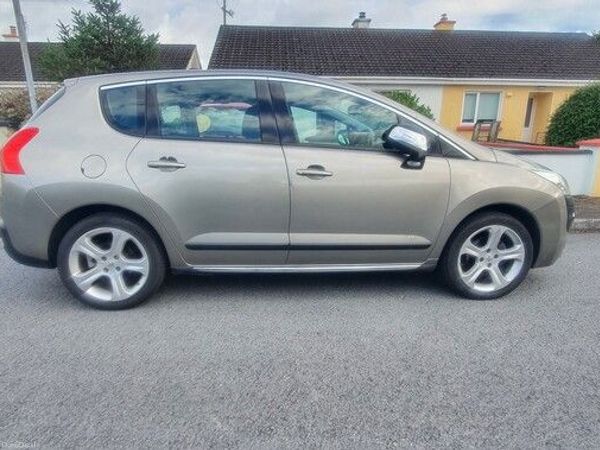 Peugeot 3008 MPV, Diesel, 2011, Grey