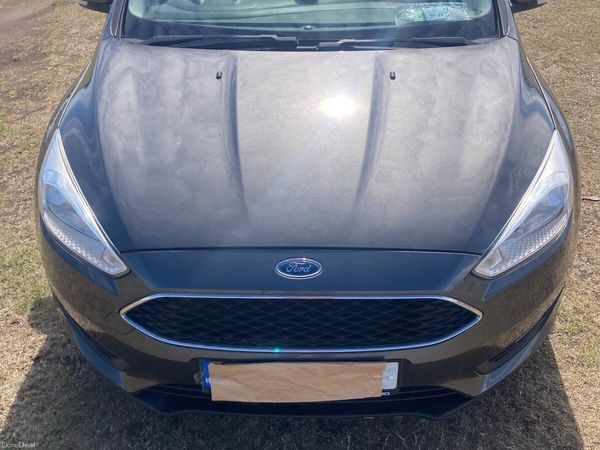 Ford Focus Hatchback, Petrol, 2015, Grey