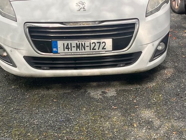 Peugeot 5008 MPV, Diesel, 2014, White