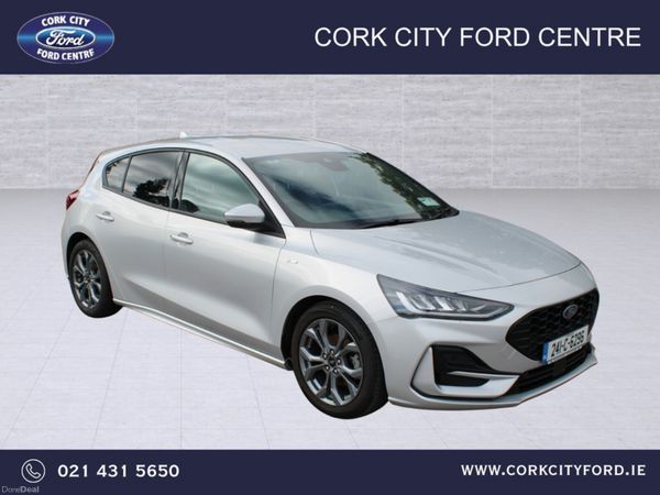 Ford Focus Hatchback, Petrol, 2024, Grey