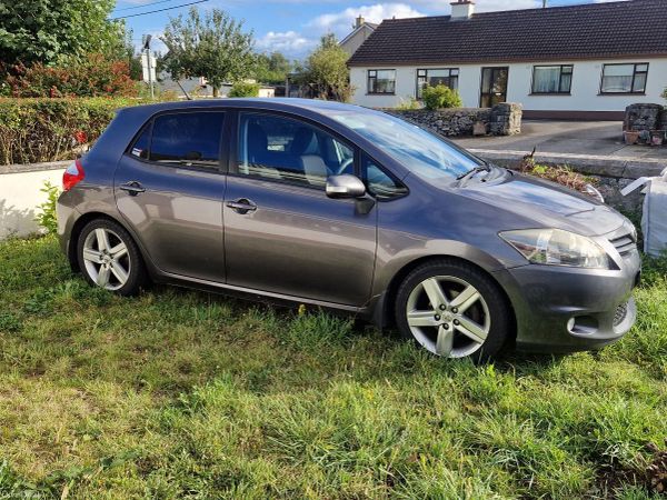 Toyota Auris Hatchback, Petrol, 2011, Grey