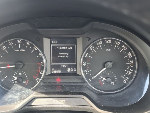 Skoda Octavia Saloon, Diesel, 2014, White