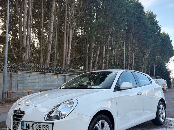 Alfa Romeo Giulietta Hatchback, Diesel, 2014, White