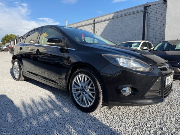Ford Focus Hatchback, Petrol, 2013, Black