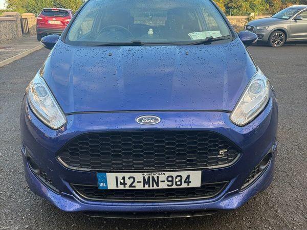 Ford Fiesta Hatchback, Petrol, 2014, Blue