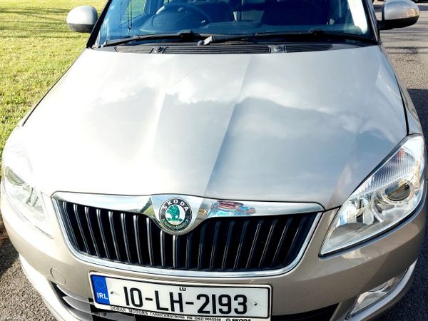 Skoda Fabia Hatchback, Petrol, 2010, Beige