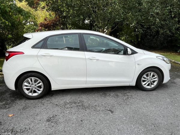 Hyundai i30 Hatchback, Diesel, 2013, White