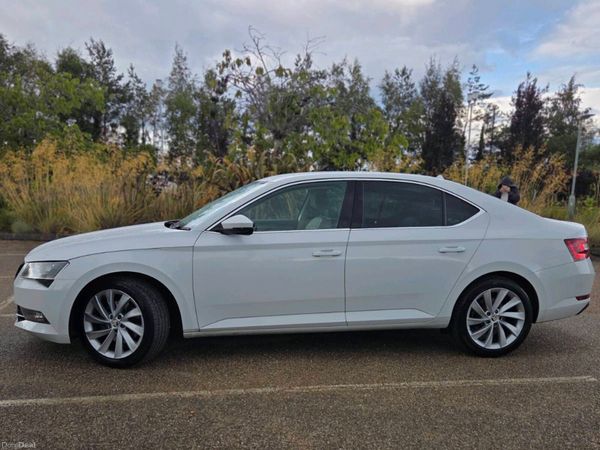 Skoda Superb Hatchback, Diesel, 2016, White