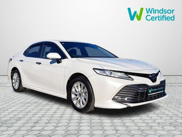 Toyota Camry Saloon, Petrol Hybrid, 2019, White