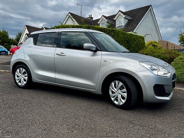 Suzuki Swift Hatchback, Petrol, 2019, Silver