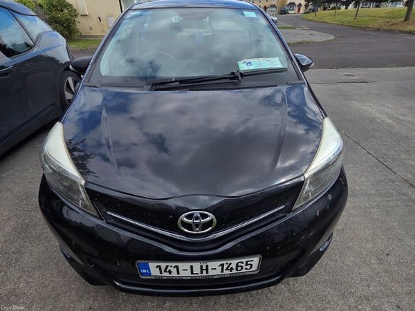 Toyota Yaris Hatchback, Petrol, 2014, Black
