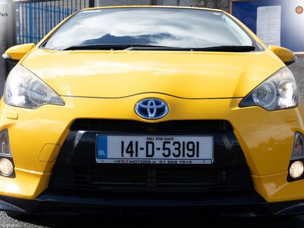 Toyota Aqua Hatchback, Petrol Hybrid, 2014, Yellow