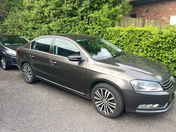 Volkswagen Passat Saloon, Diesel, 2012, Brown