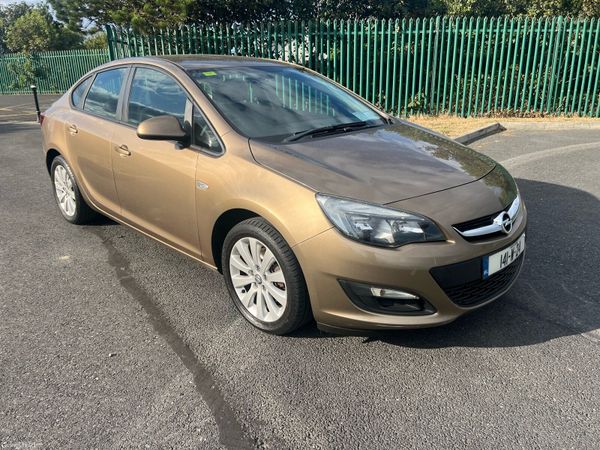 Opel Astra Saloon, Diesel, 2014, Bronze
