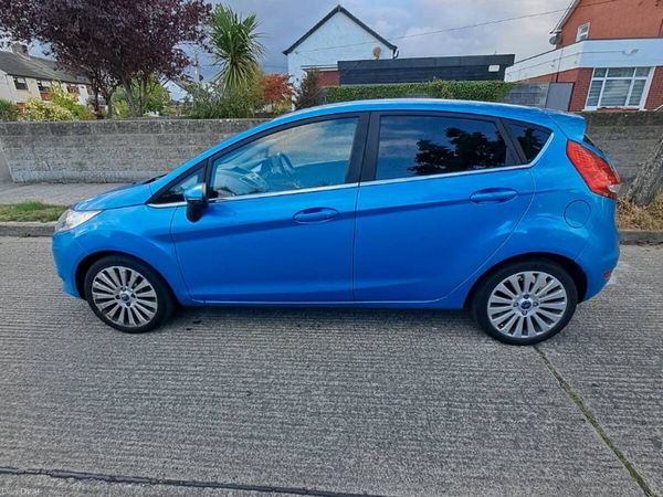 Ford Fiesta Hatchback, Petrol, 2009, Blue