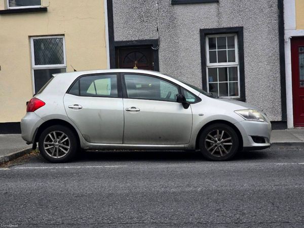 Toyota Auris Hatchback, Diesel, 2008, Silver