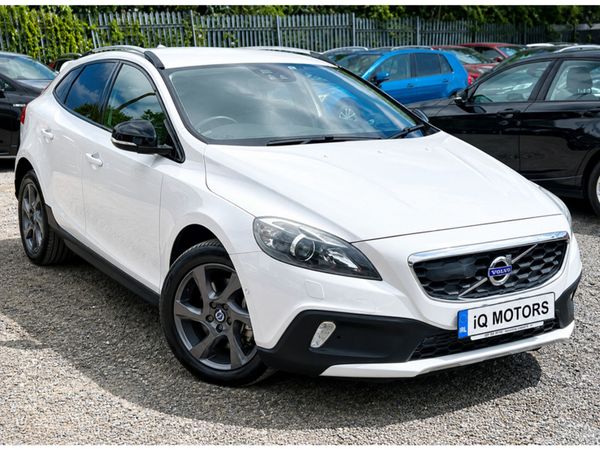 Volvo V40 Hatchback, Diesel, 2015, White