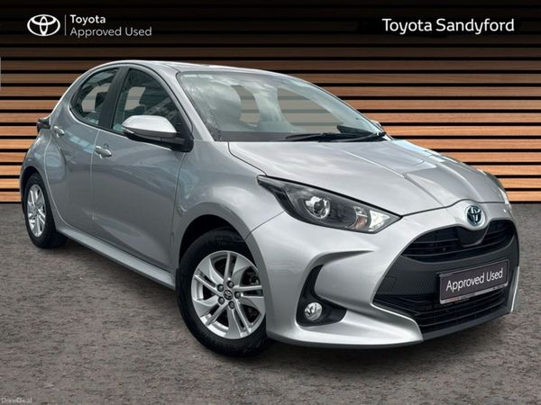 Toyota Yaris Hatchback, Petrol Hybrid, 2023, Grey