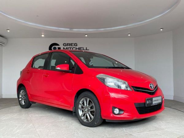 Toyota Yaris Hatchback, Petrol, 2014, Red