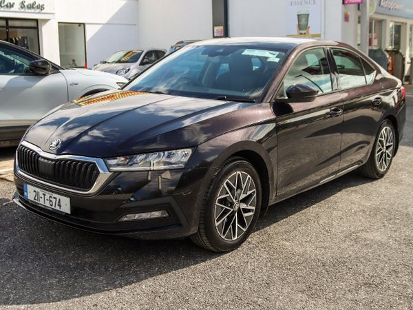 Skoda Octavia Saloon, Diesel, 2021, Black