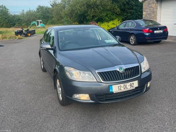 Skoda Octavia Saloon, Diesel, 2012, Grey