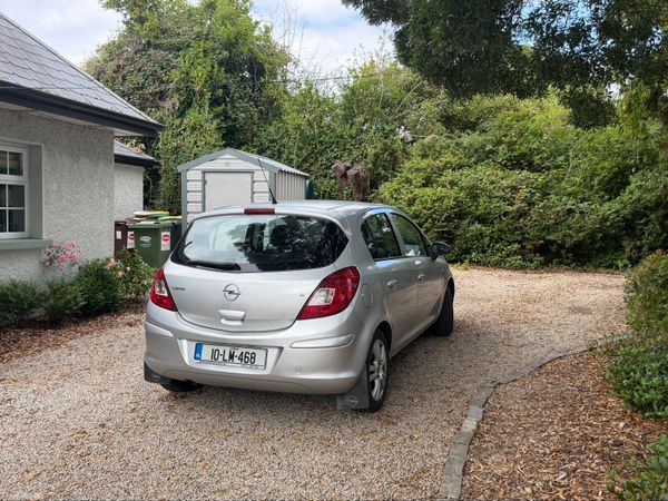 Opel Corsa Hatchback, Petrol, 2010, Silver