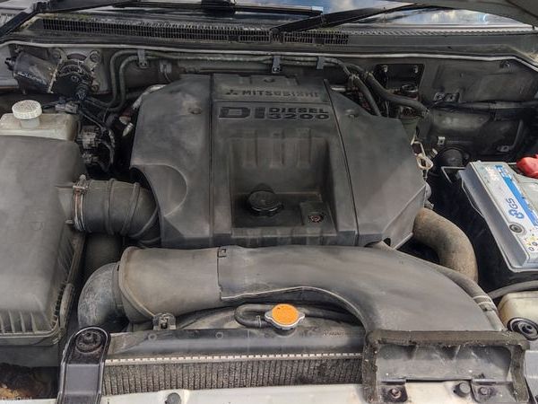 Mitsubishi Pajero SUV, Diesel, 2003, Silver