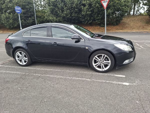 Opel Insignia Hatchback, Diesel, 2011, Black