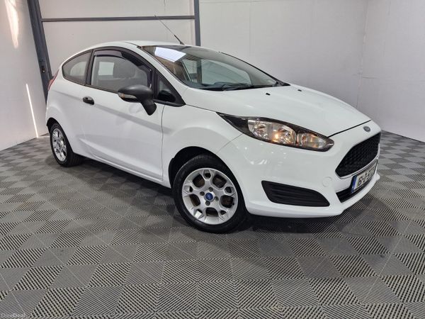 Ford Fiesta Hatchback, Petrol, 2016, White