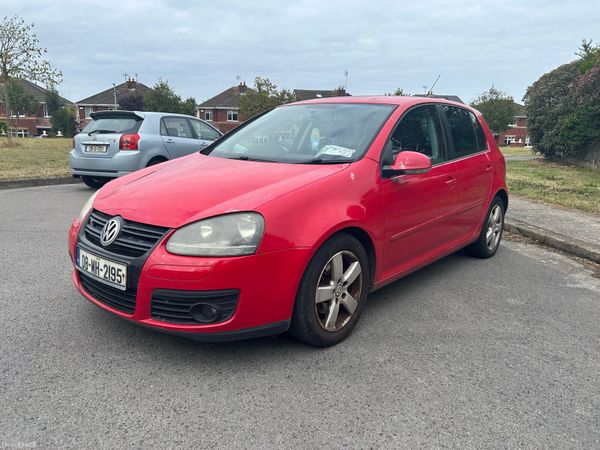 Volkswagen Golf Hatchback, Petrol, 2008, Red