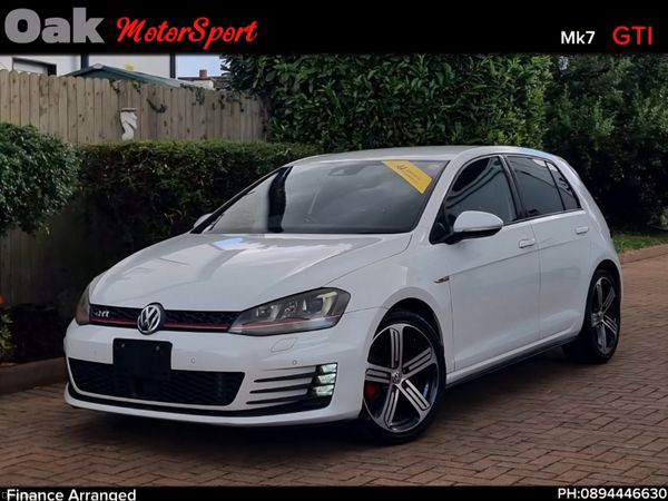 Volkswagen Golf Hatchback, Petrol, 2015, White