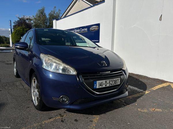 Peugeot 208 Hatchback, Petrol, 2014, Blue