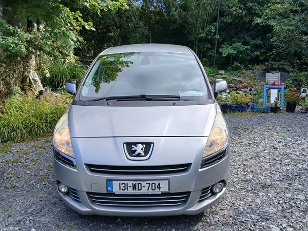 Peugeot 5008 MPV, Diesel, 2013, Silver