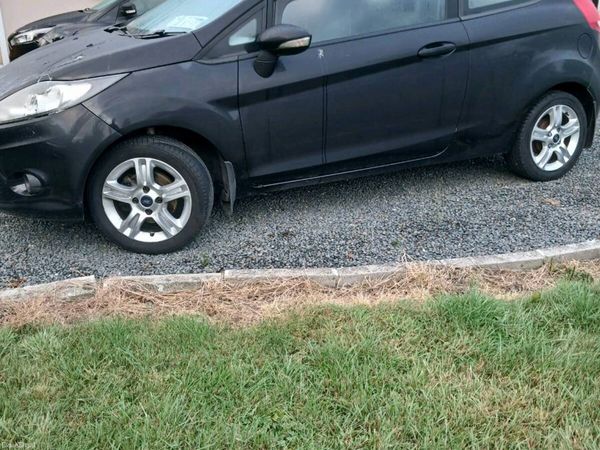 Ford Fiesta Hatchback, Petrol, 2010, Black