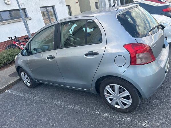 Toyota Yaris Hatchback, Petrol, 2007, Silver