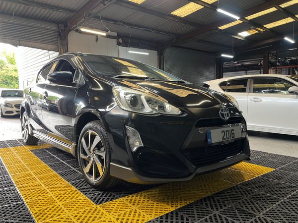 Toyota Aqua Hatchback, Petrol Hybrid, 2016, Black