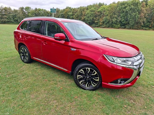 Mitsubishi Outlander SUV, Petrol Plug-in Hybrid, 2016, Red