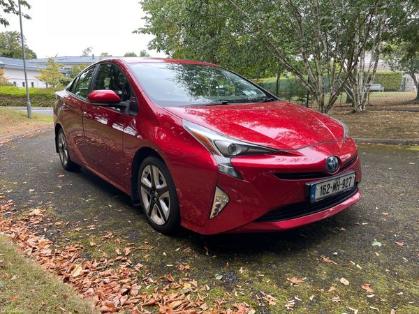 Toyota Prius Hatchback, Petrol Hybrid, 2016, Red