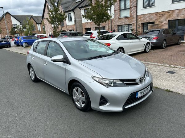 Toyota Auris MPV, Petrol, 2014, Silver