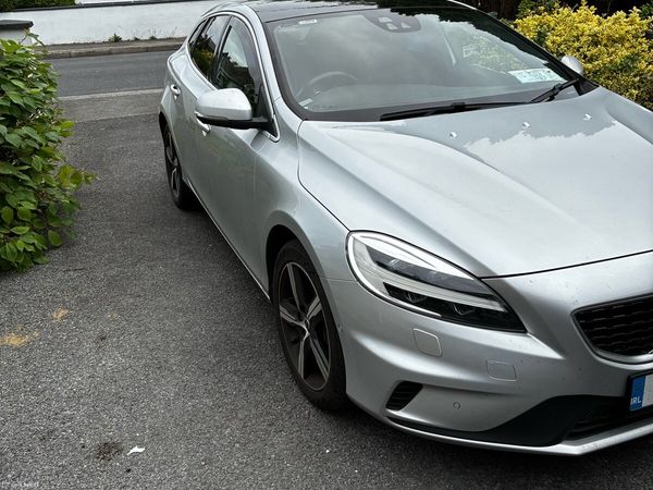 Volvo V40 Hatchback, Diesel, 2019, Silver