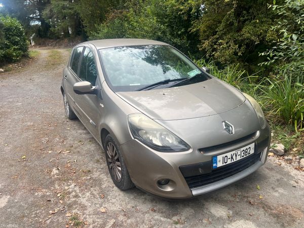 Renault Clio Hatchback, Ethanol Petrol, 2010, Gold