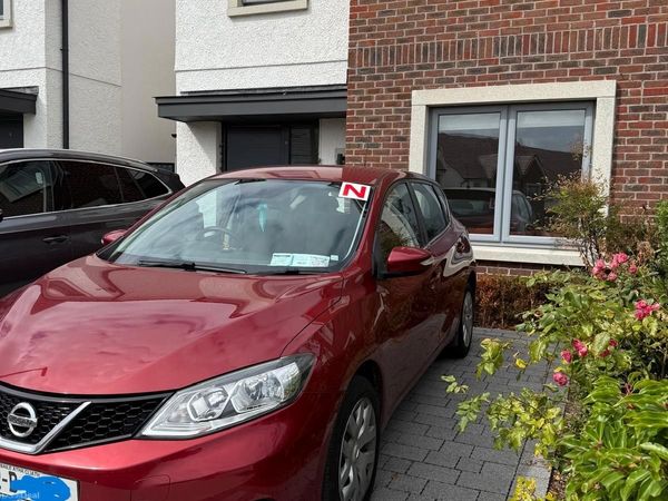 Nissan Pulsar Hatchback, Petrol, 2016, Red