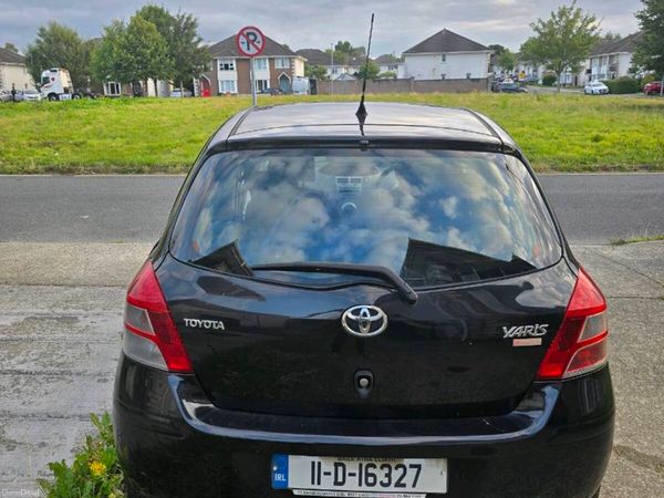 Toyota Yaris Hatchback, Petrol, 2011, Black