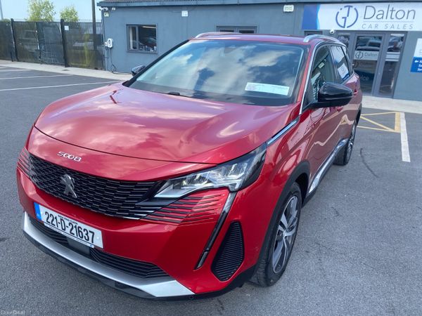 Peugeot 5008 MPV, Diesel, 2022, Red