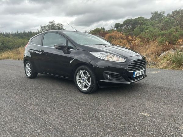Ford Fiesta Hatchback, Petrol, 2014, Black