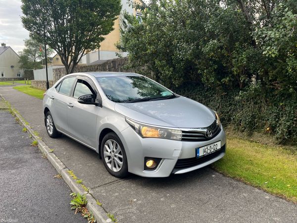 Toyota Corolla Saloon, Diesel, 2014, Silver